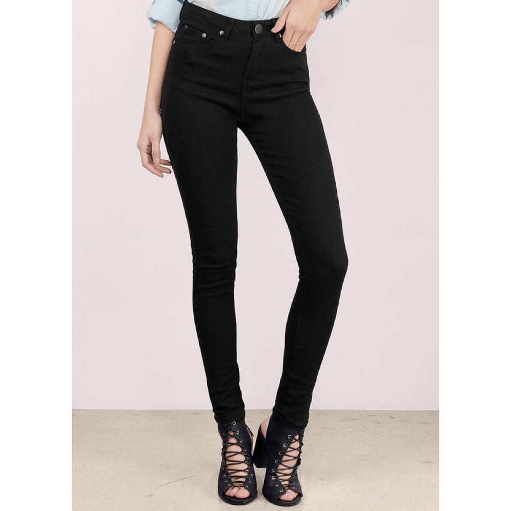 Black High-Waisted Jeans